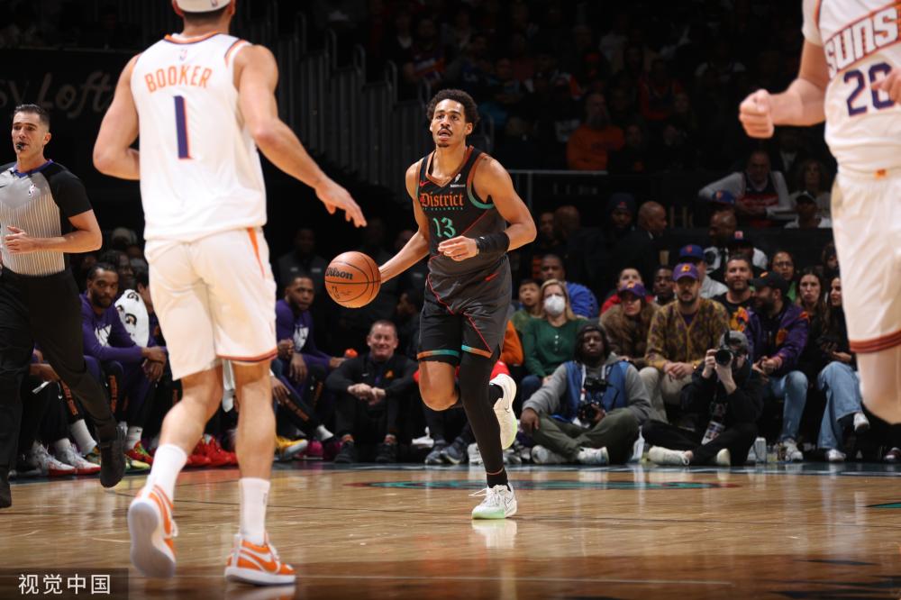 中展现出更 中展现出更